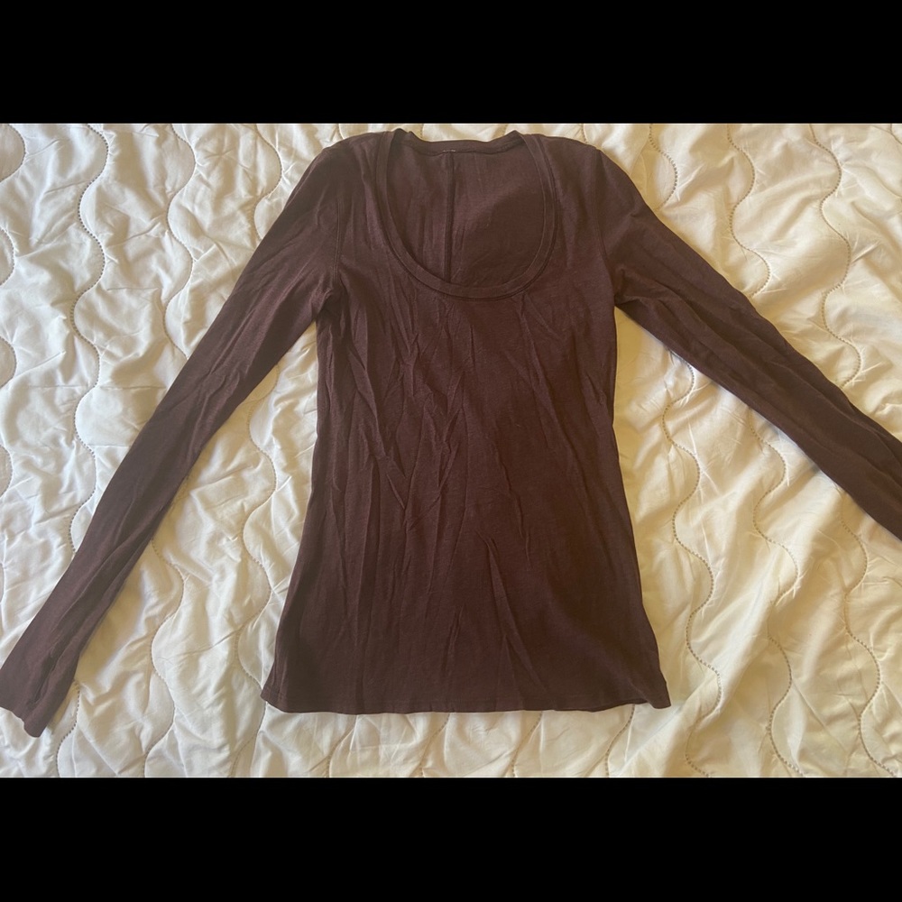 Lululemon long sleeve size 6